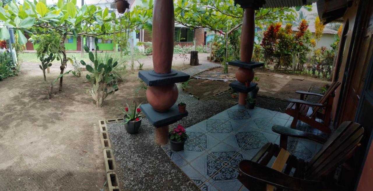 Micheck Beach House Tortuguero Exterior photo
